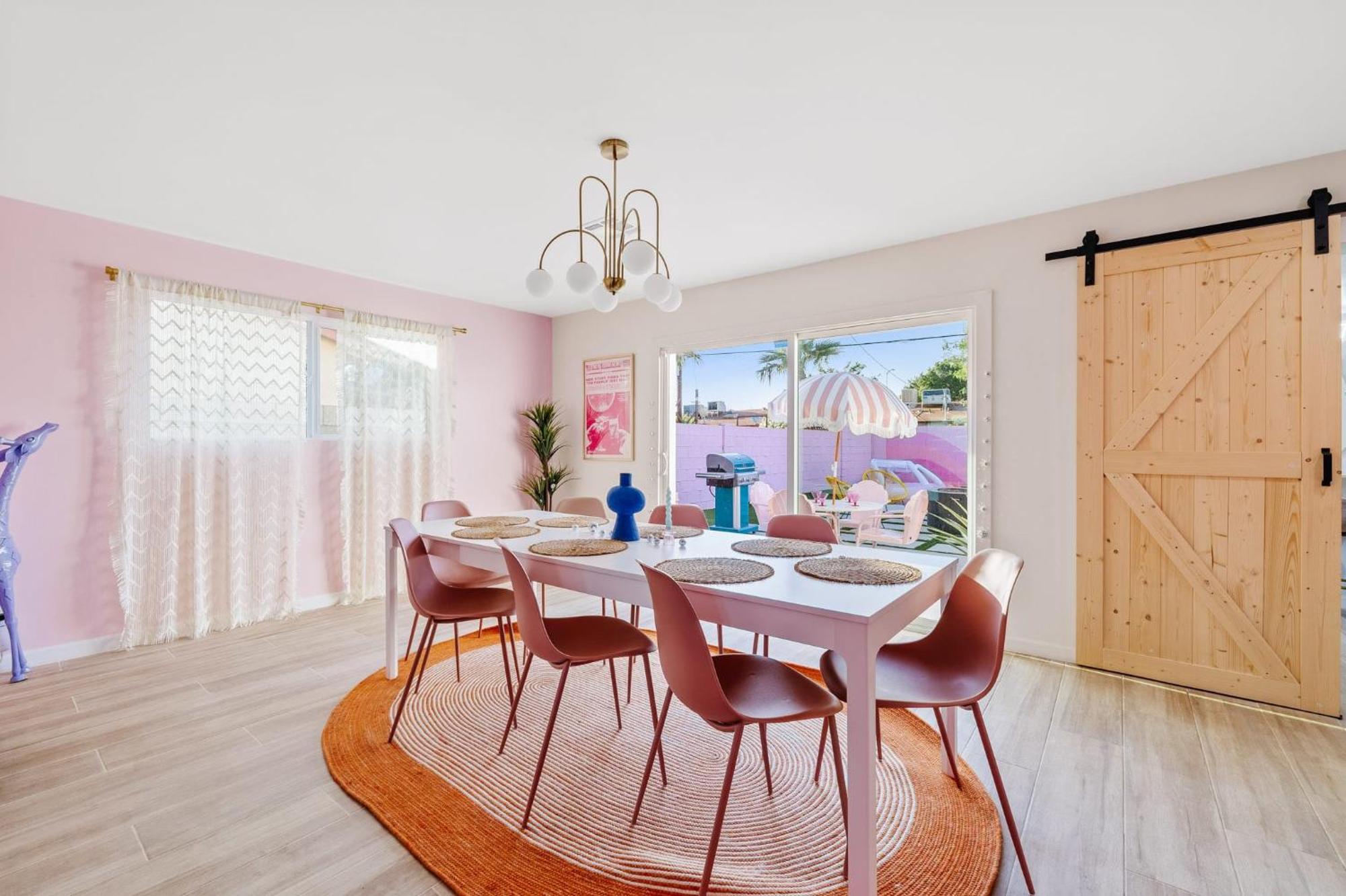 Holiday home Bachelorette! Fire Pit+heated Pool+3mi To Old Town